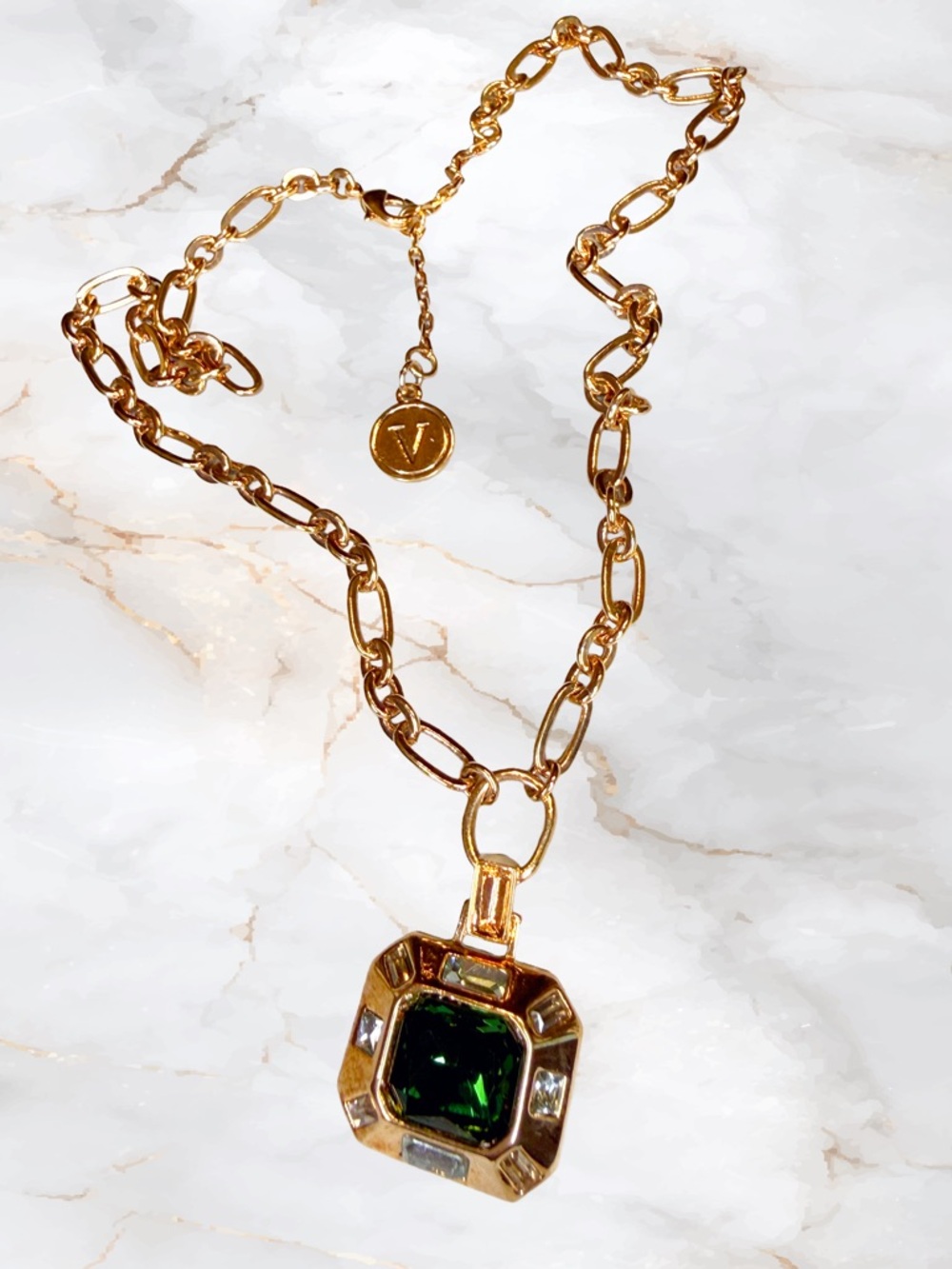 Vince Camuto Gold Tone Statement Necklace Green Crystal Pendant Adjustable